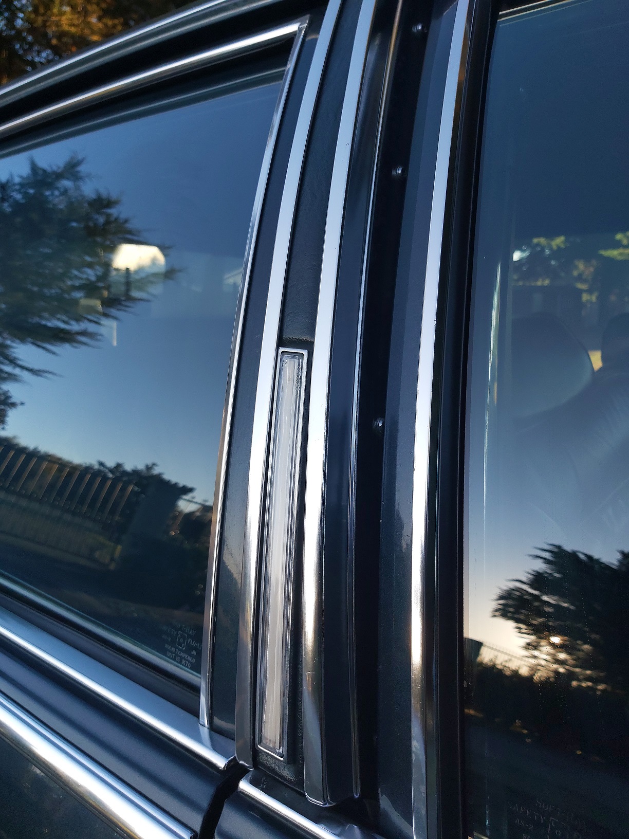 Waimak Classic Cars 1987 Cadillac Brougham 27