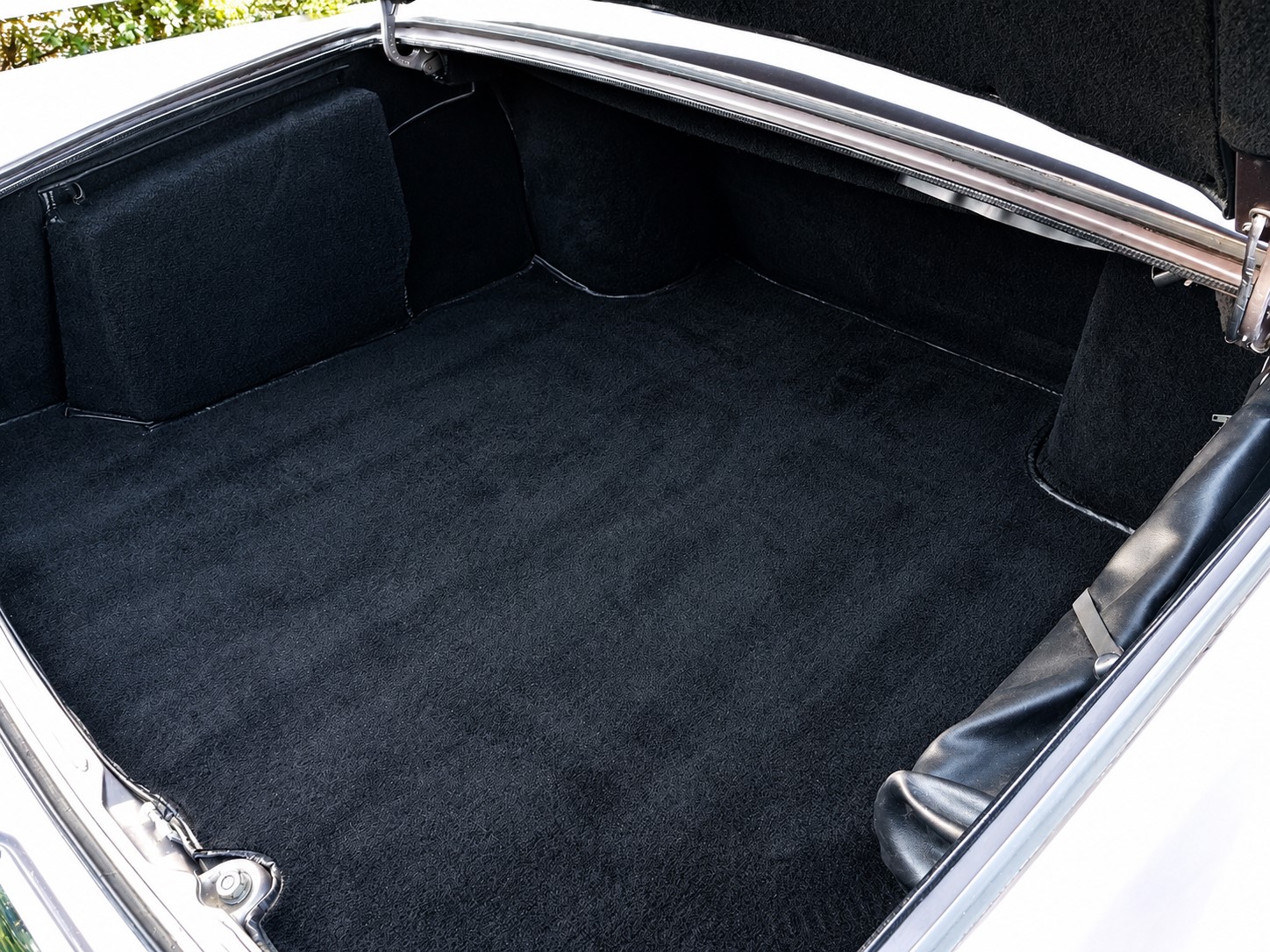 Waimak Classic cars 1975 RR Silver Shadow 12