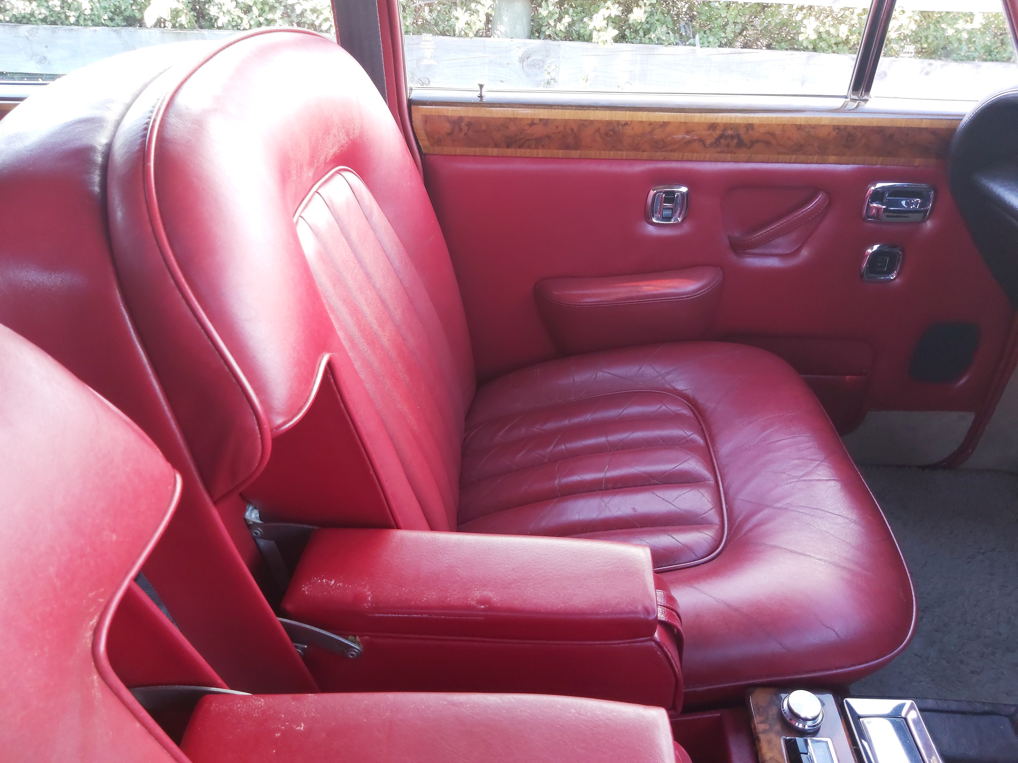 Waimak Classic cars 1975 RR Silver Shadow 42